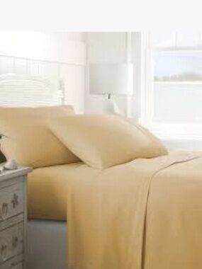 🫶🏻 Patrick Michelle Ultra Soft Microfiber Gold Split King Sheet Set